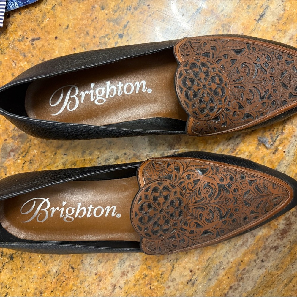 NWT Brighton Women’s Black & Brown Embossed Leather Loafers
